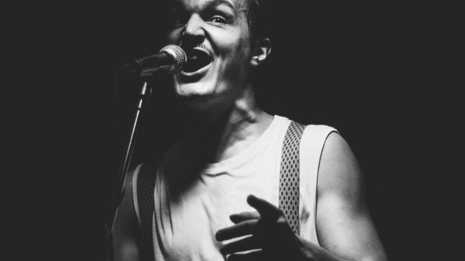 Nedeljske večernice ob osmih z Mefom: MIHA ERIČ