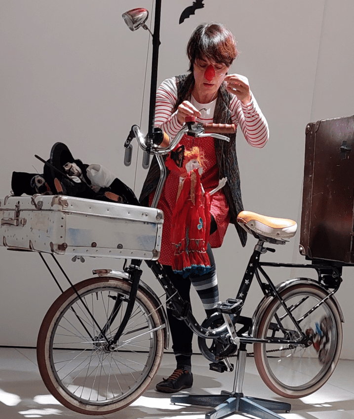 POTUJOČI CIRKUS NERODNE AVGUŠTINE