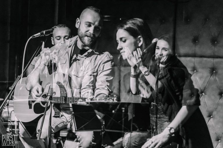 Ledeni otok: Duo Egzi & Ketrin