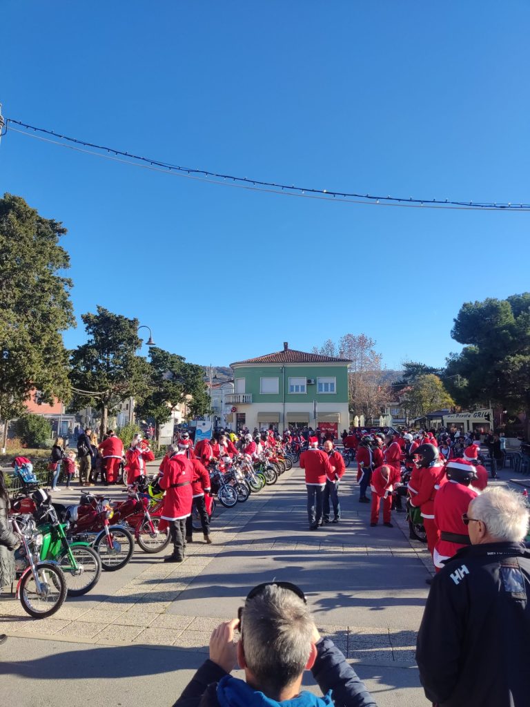 Obisk Božičkov na Tomosih, 17.12.2023