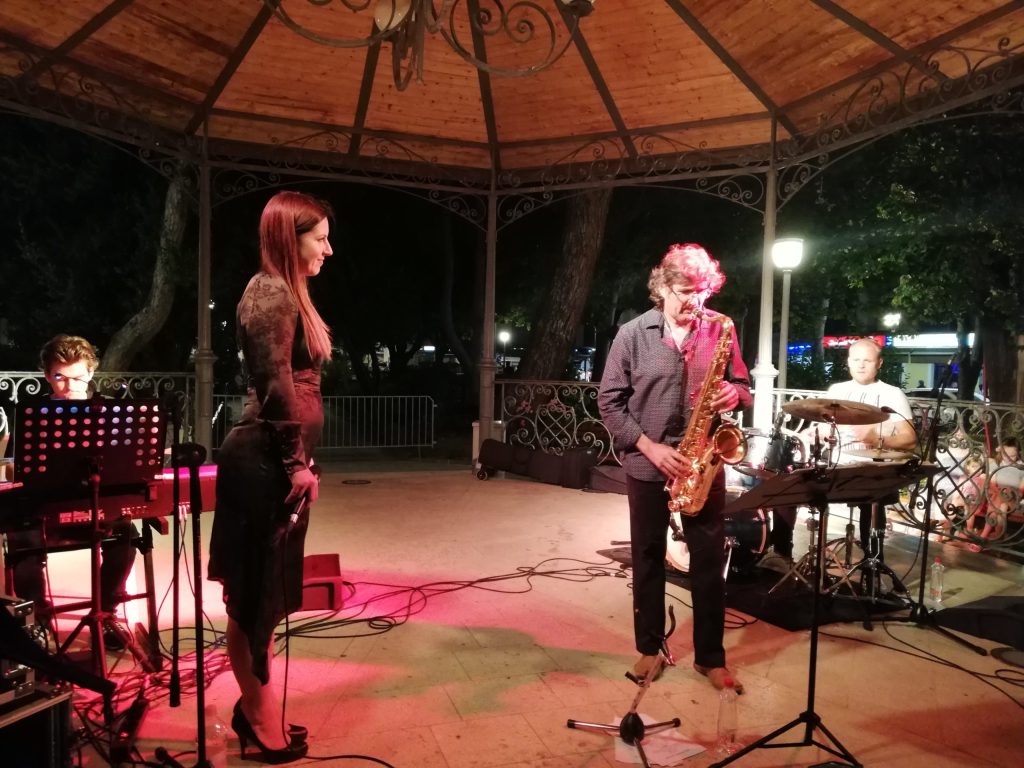 LAPSUS TRIO Z NATALIJO TUMPEJ