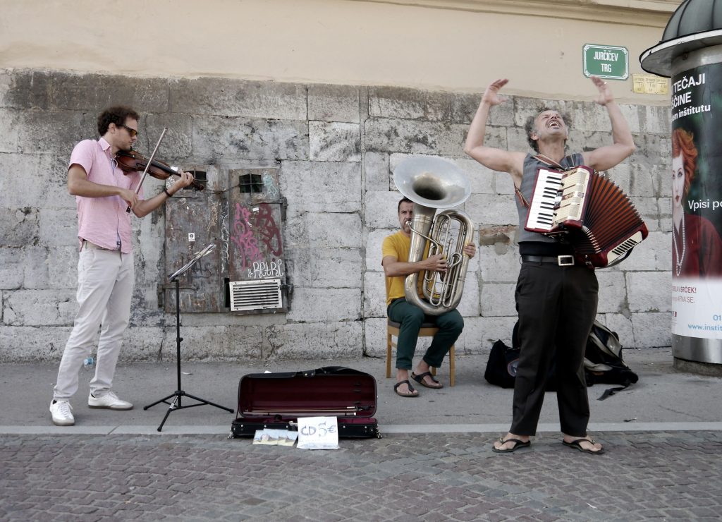 KONCERTI V PARKU: Miseria deluxe