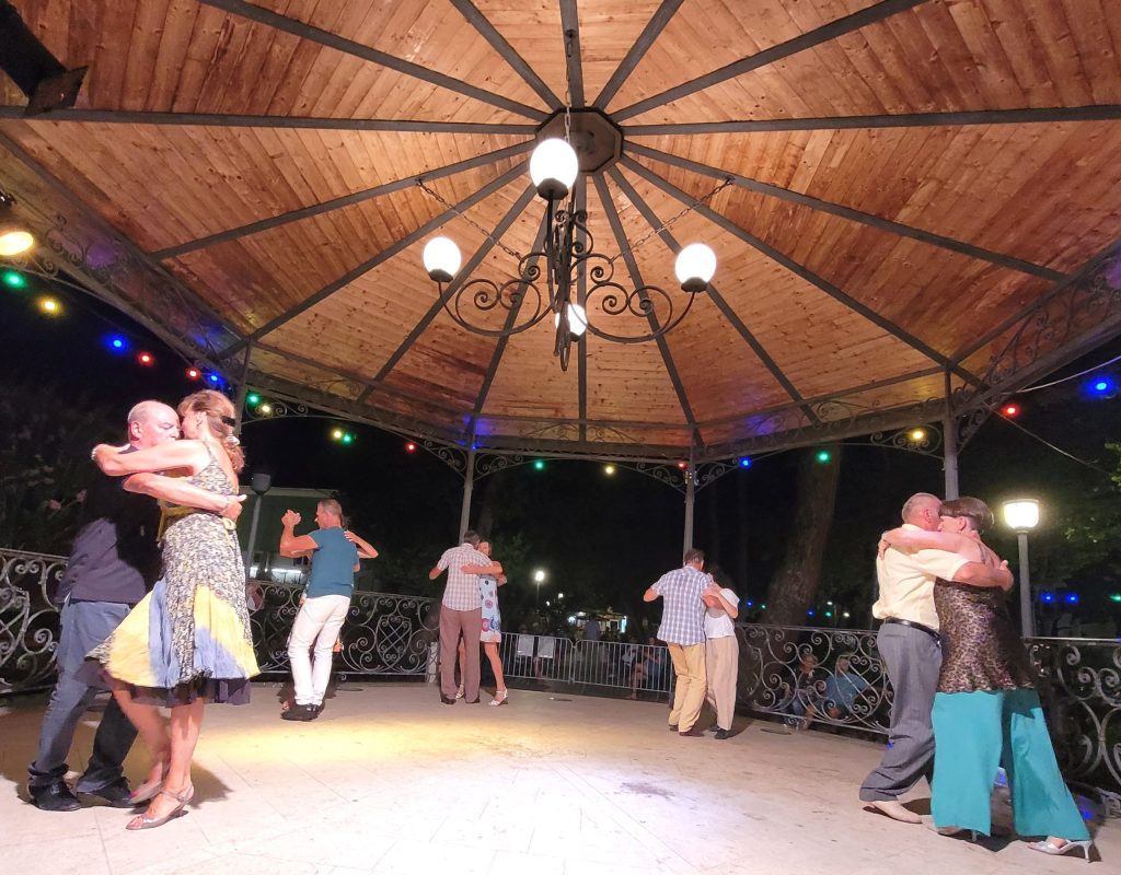 TANGO PLES OBJEMA – POLETNA MILONGA