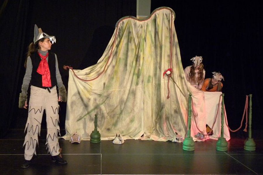 Mogoče stare koze ni doma?