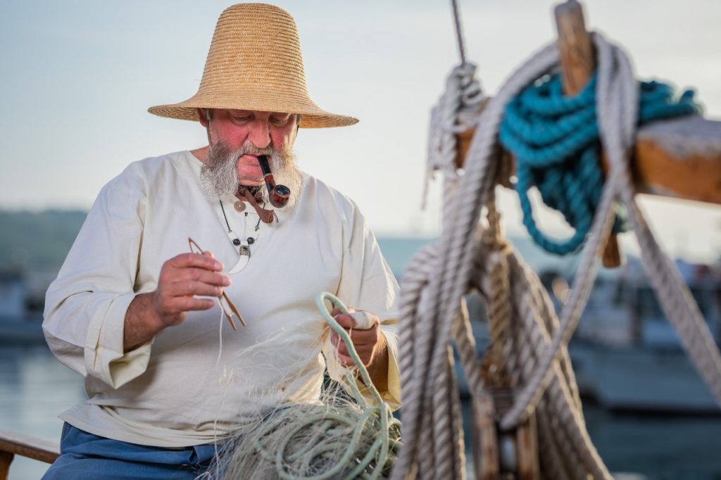 Odkritje trijezičnih informativnih tabel – obeležij o tovarnah predelave rib v preteklosti