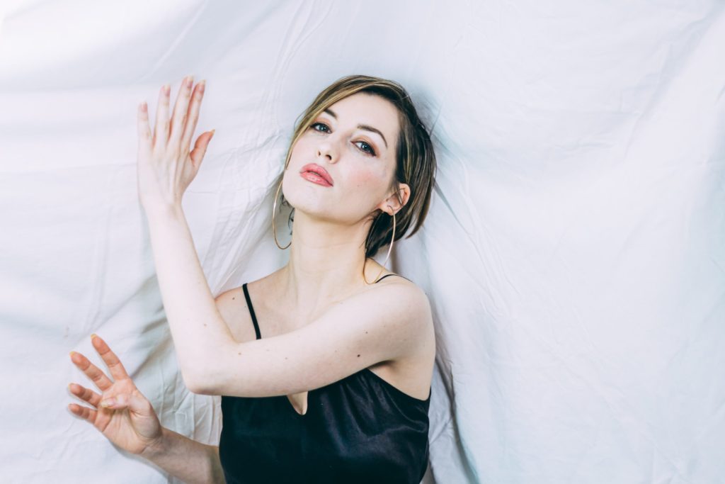 Poletje pri špini – TAJA BOŽIČ