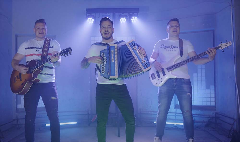 POLETJE V PARKU: Ansambel Bratje