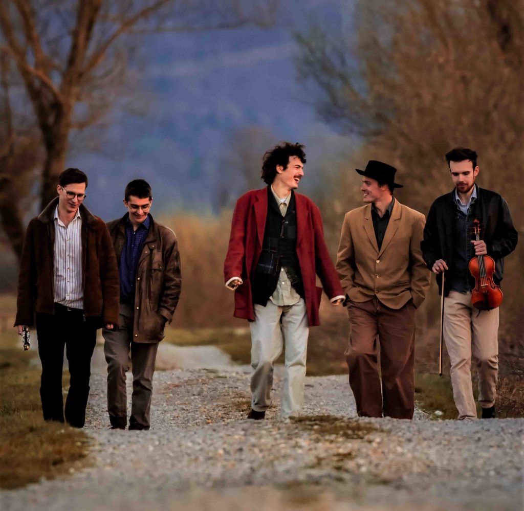 POLETJE V PARKU: GUGUTKE