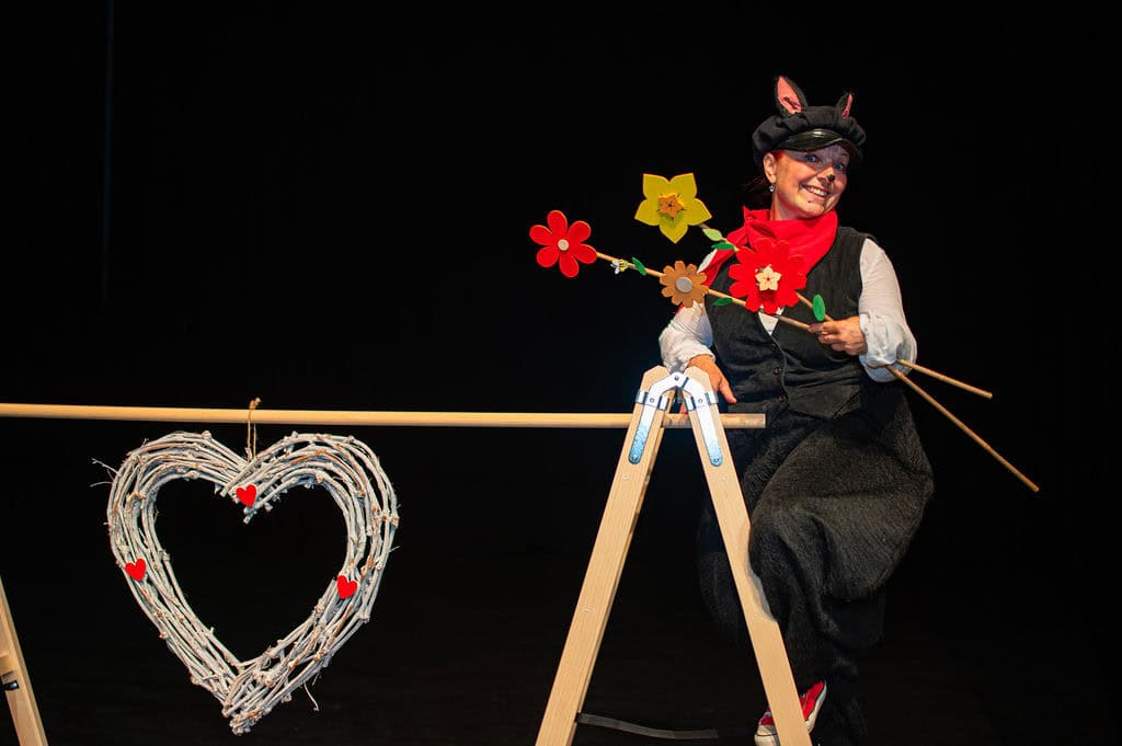 POLETJE V PARKU: Zaljubljeni mačkon Berto