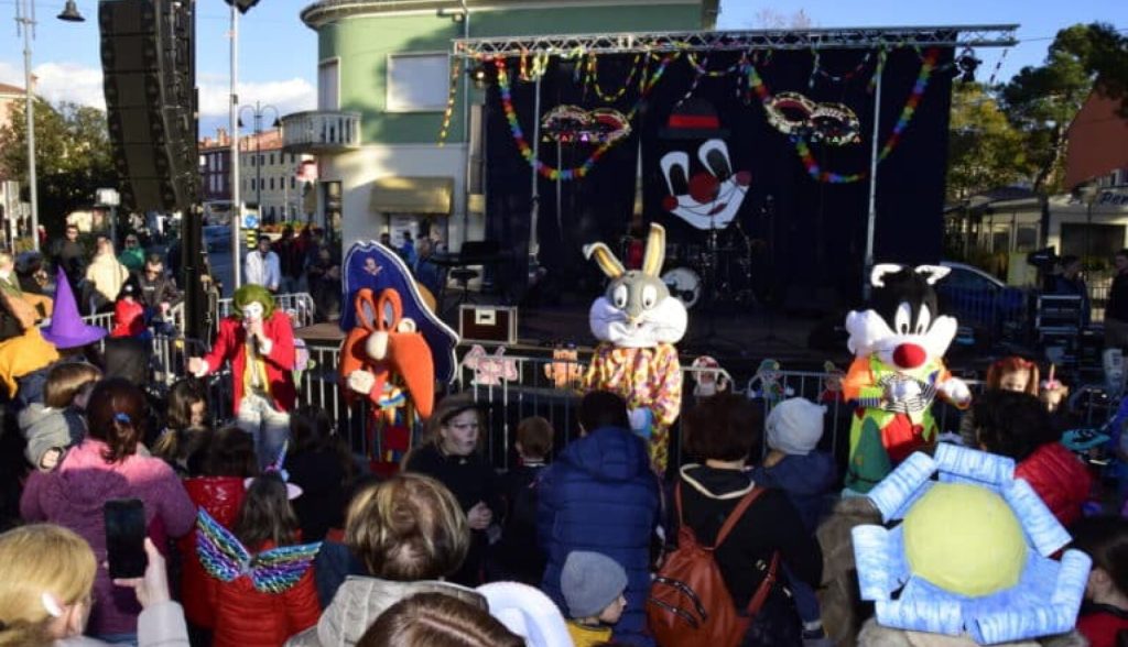 JAVNI POZIV: ZBIRANJE PRIJAV ZA ODDAJO JAVNIH POVRŠIN V NAJEM V ČASU PRIREDITVE PUSTOVANJE V IZOLI