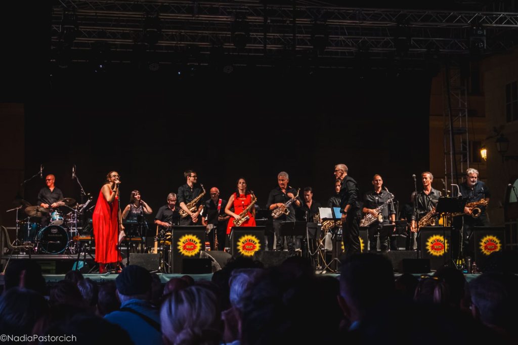 THEORY BIG BAND